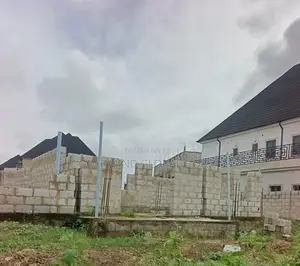 4bdrm Duplex in Goldmind Estate, FHA for sale