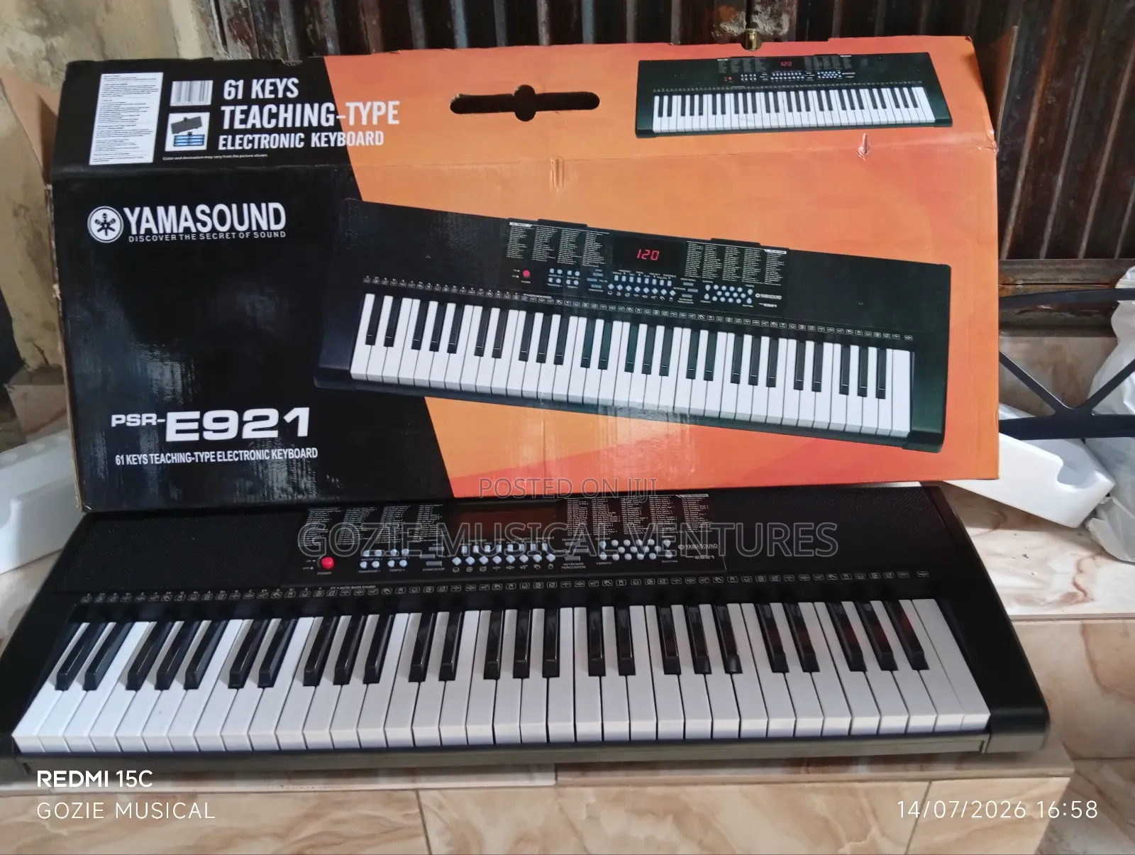 Yamasound PSR -E921 Complete 61 Keys for Learning Keyboard