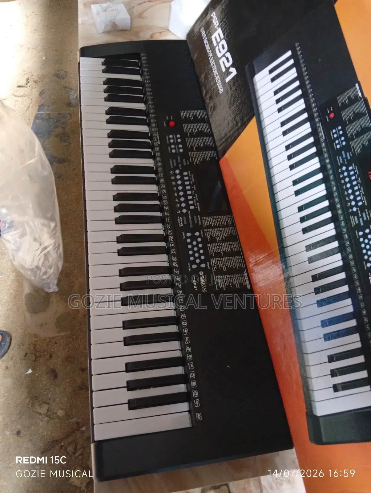 Yamasound PSR -E921 Complete 61 Keys for Learning Keyboard