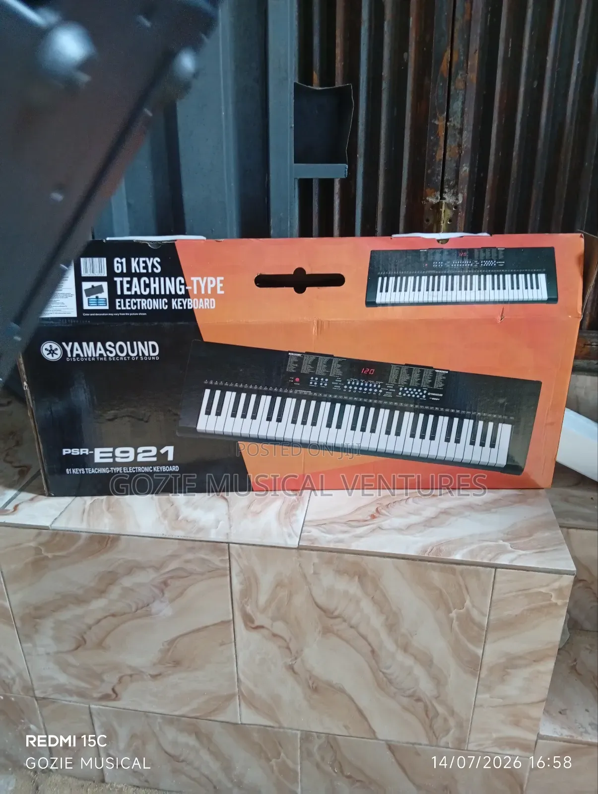 Yamasound PSR -E921 Complete 61 Keys for Learning Keyboard