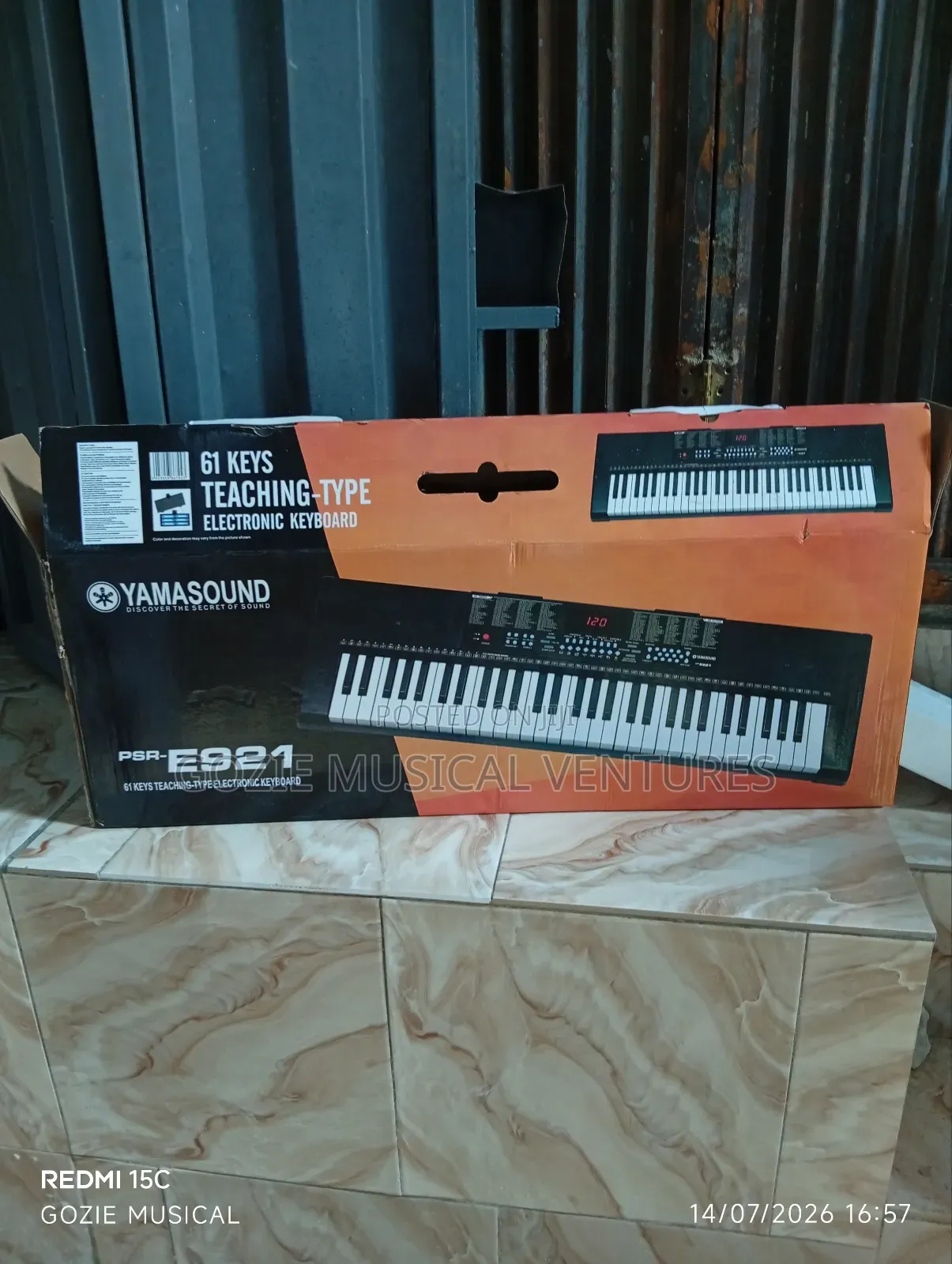 Yamasound PSR -E921 Complete 61 Keys for Learning Keyboard