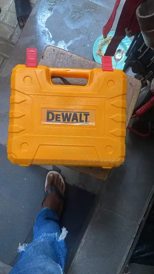 DEWALT Rechargeable Drilling Machine With Two Batteries