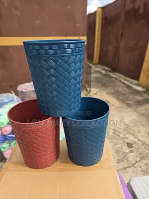24Pcs Mini Waste Bin Basket Small Trash Can Home Office Dustbin
