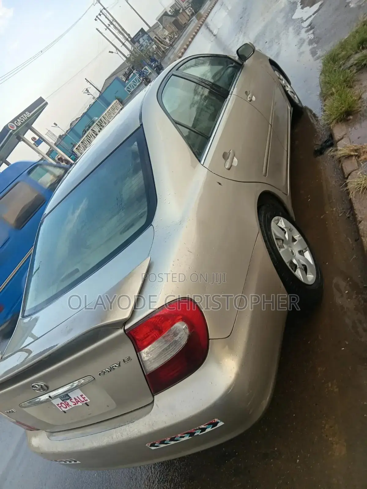 Toyota Camry LE 4dr Sedan (2.4L 4cyl 4A) 2004 Gold