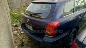 Toyota Avensis 2005 Blue