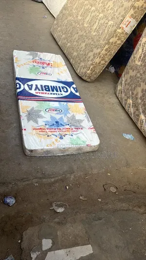 Strong Travelling and Student Bed