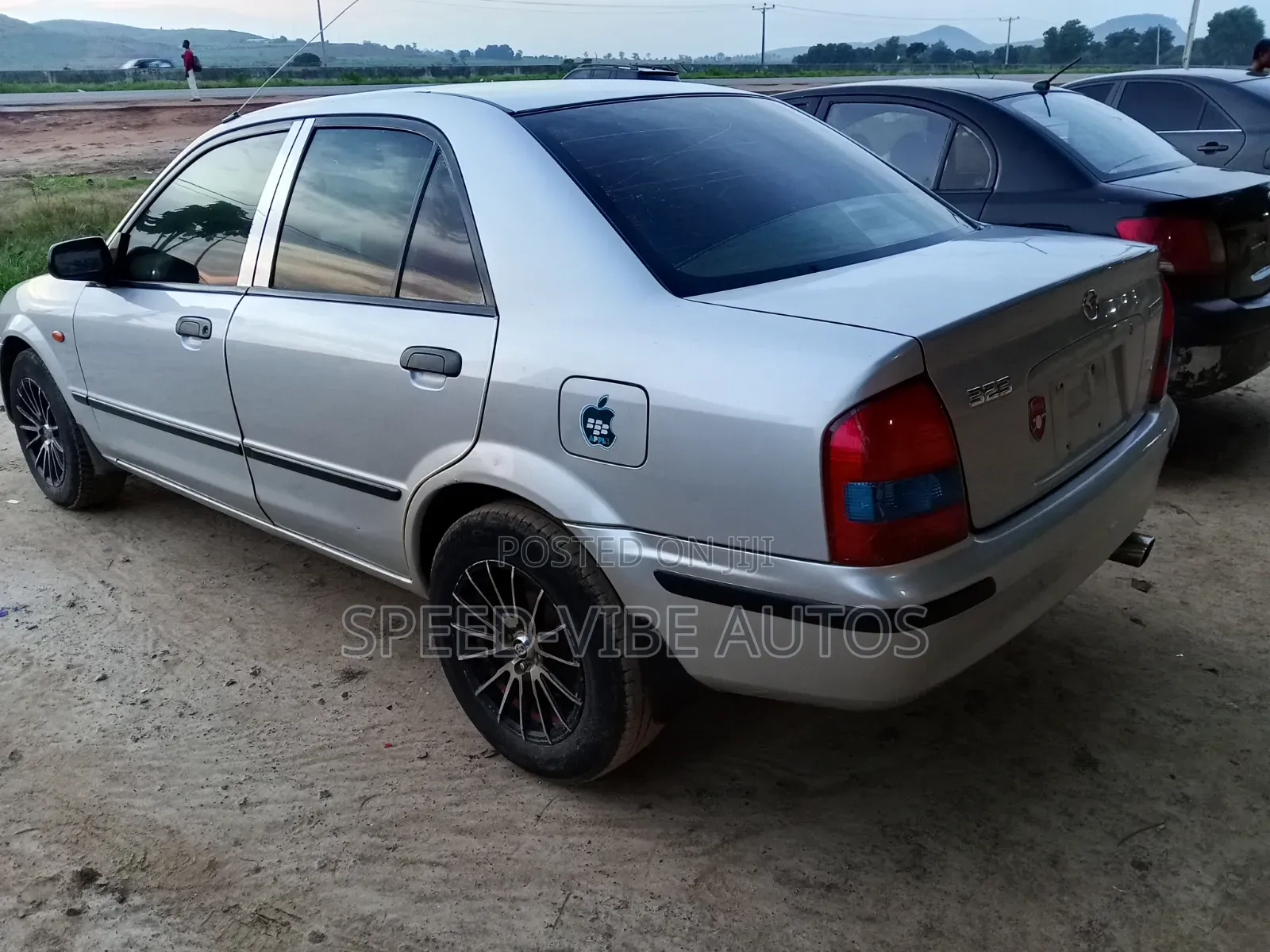 Mazda 323 2000 Silver