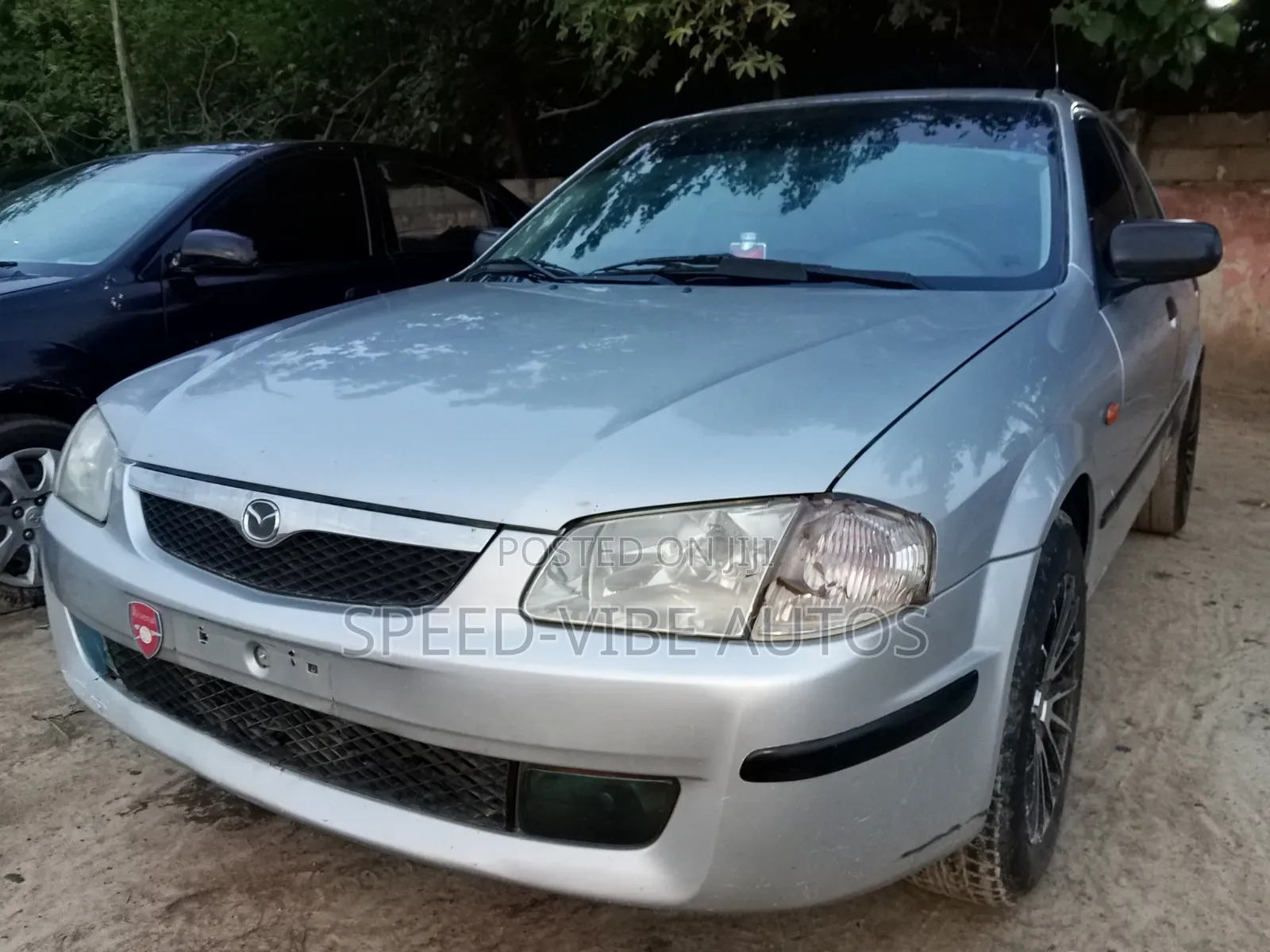 Mazda 323 2000 Silver