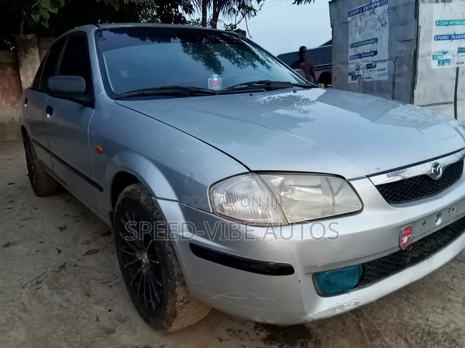 Mazda 323 2000 Silver