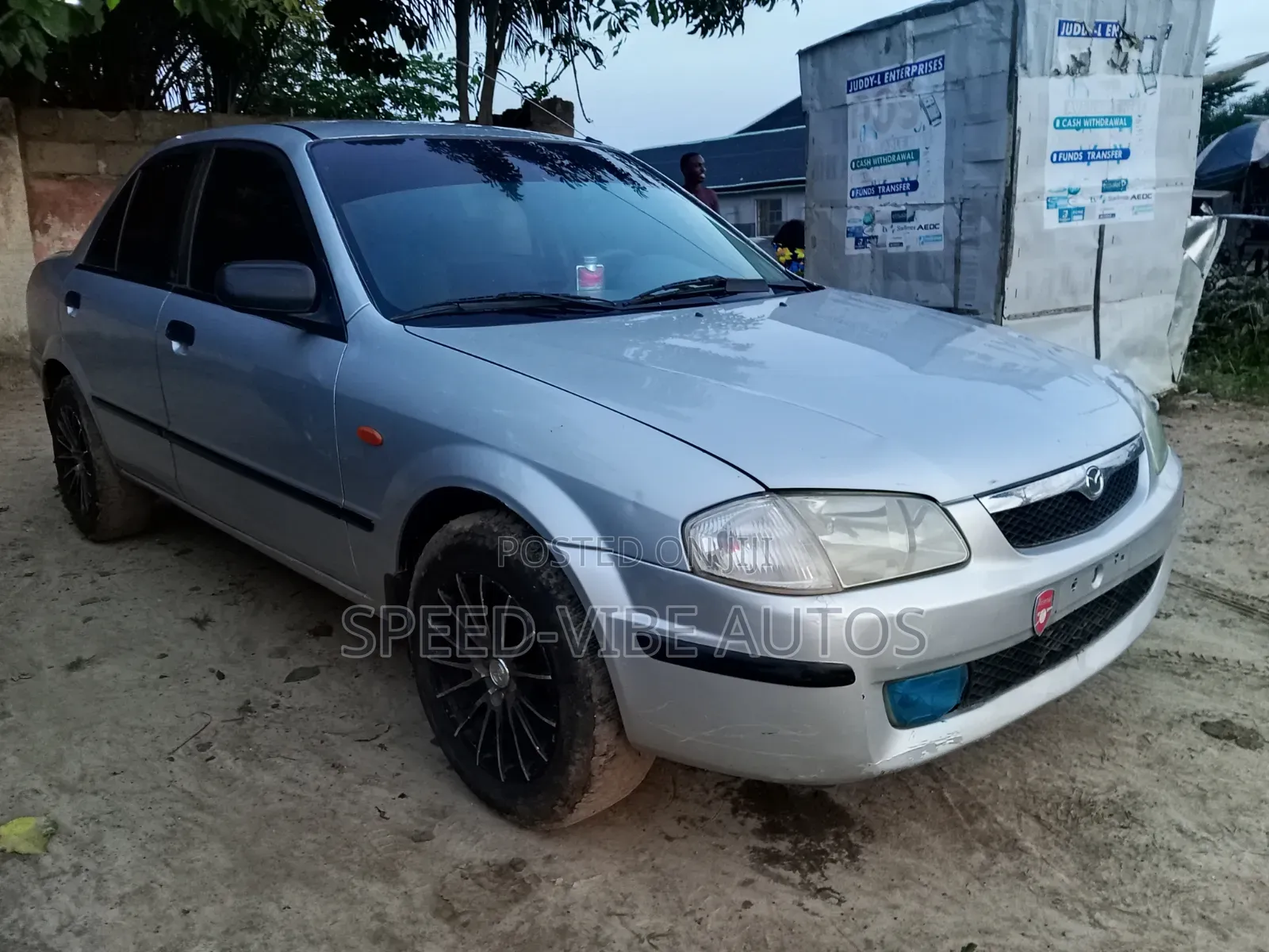 Mazda 323 2000 Silver