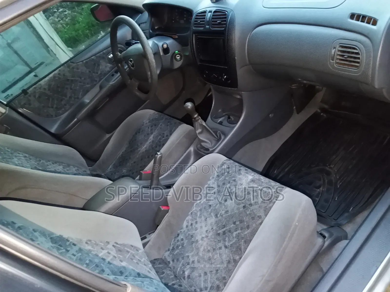 Mazda 323 2000 Silver