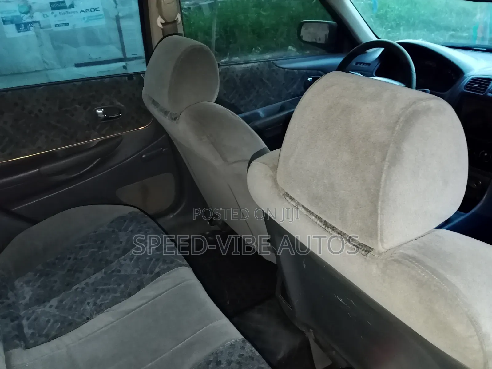 Mazda 323 2000 Silver