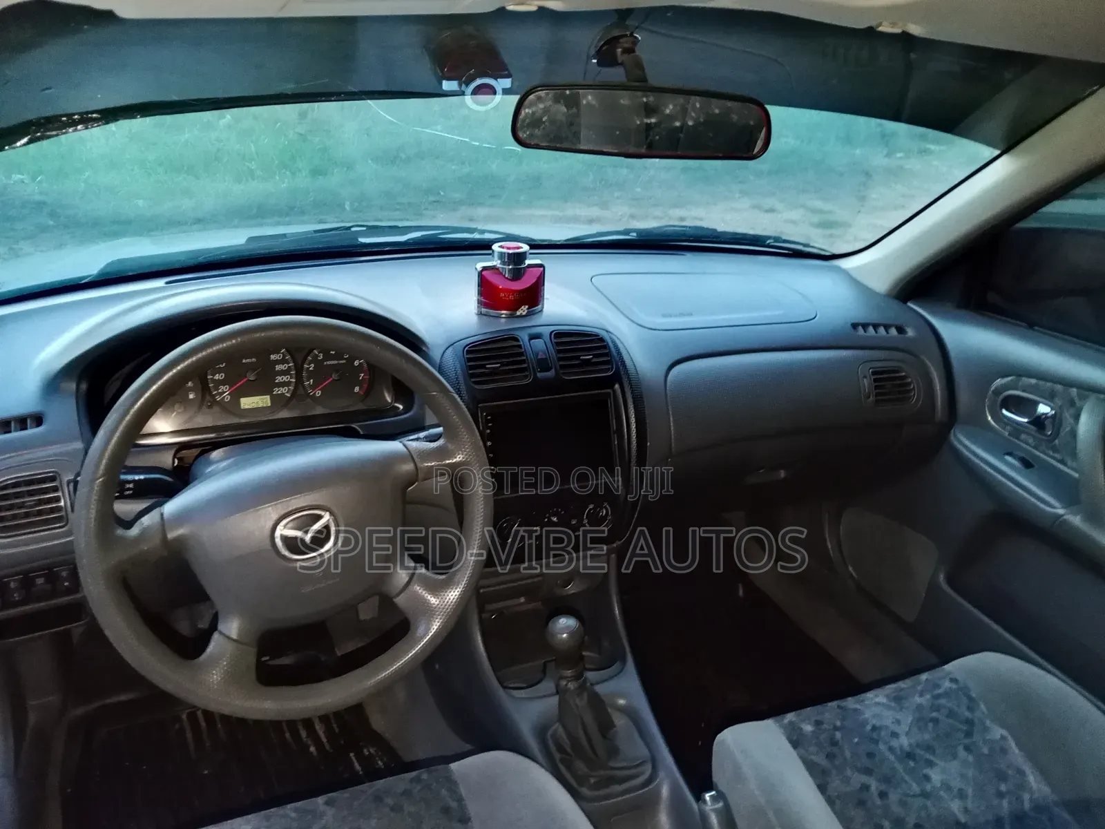 Mazda 323 2000 Silver