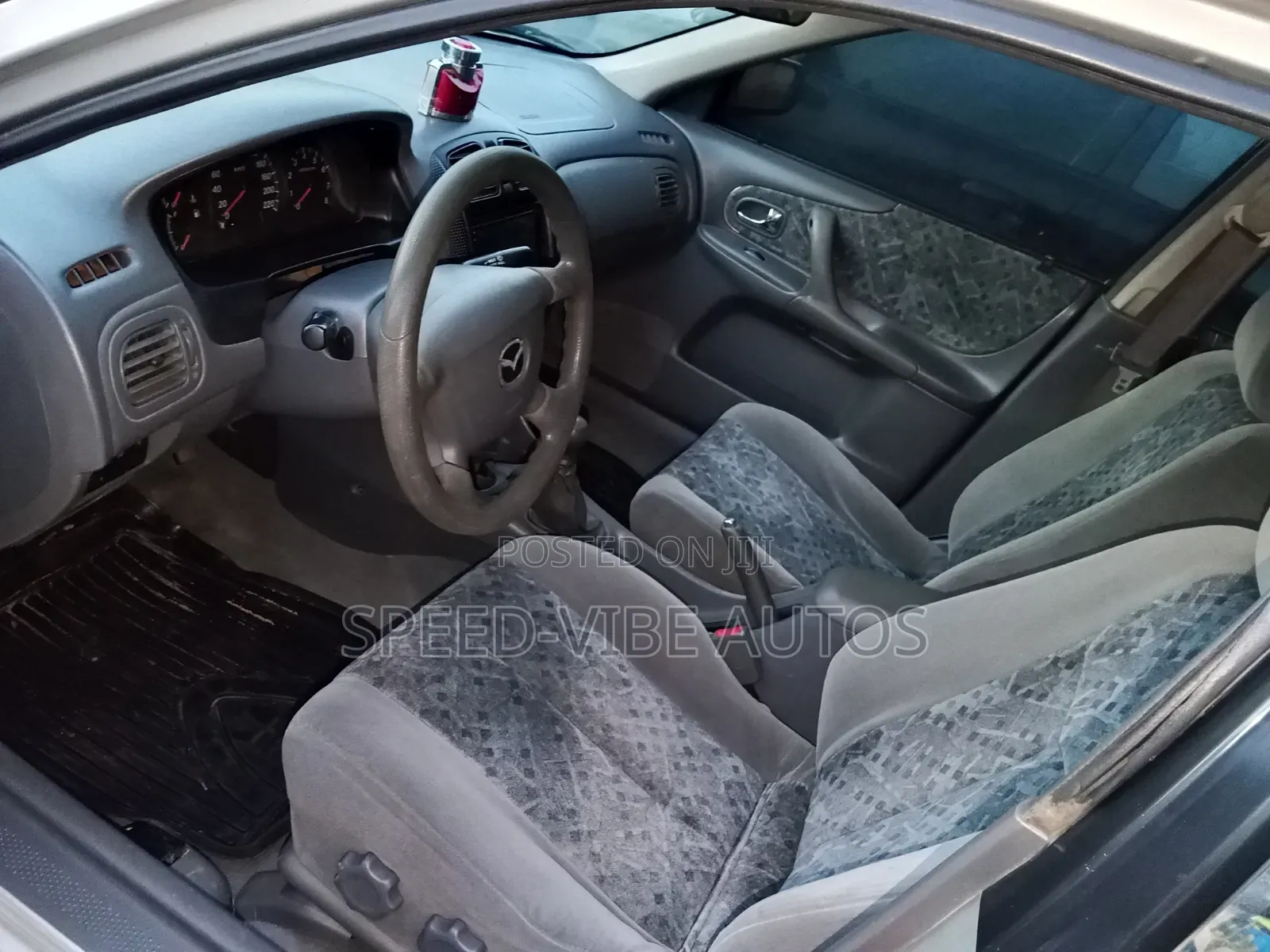 Mazda 323 2000 Silver