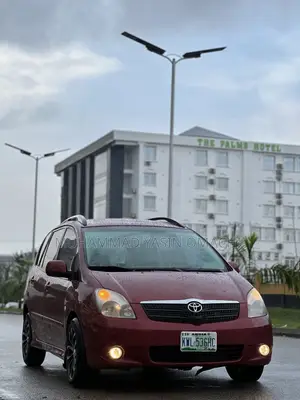 Toyota Corolla Verso 2005 Maroon