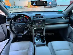 Toyota Camry XLE 4dr Sedan (2.5L 4cyl 6A) 2014 Gray