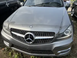 Mercedes-Benz C300 Sport 4Matic Sedan AWD (3.5L 6cyl 7A) 2013 Gray