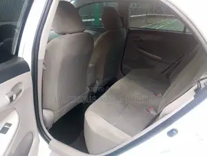 Toyota Corolla LE 4dr Sedan (1.8L 4cyl 4A) 2011 White