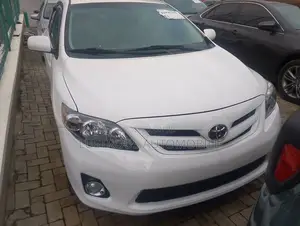 Toyota Corolla LE 4dr Sedan (1.8L 4cyl 4A) 2011 White