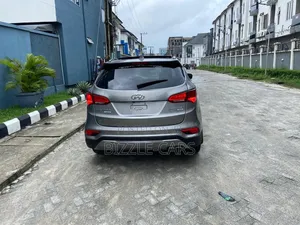 Hyundai Santa Fe 2017 Gray