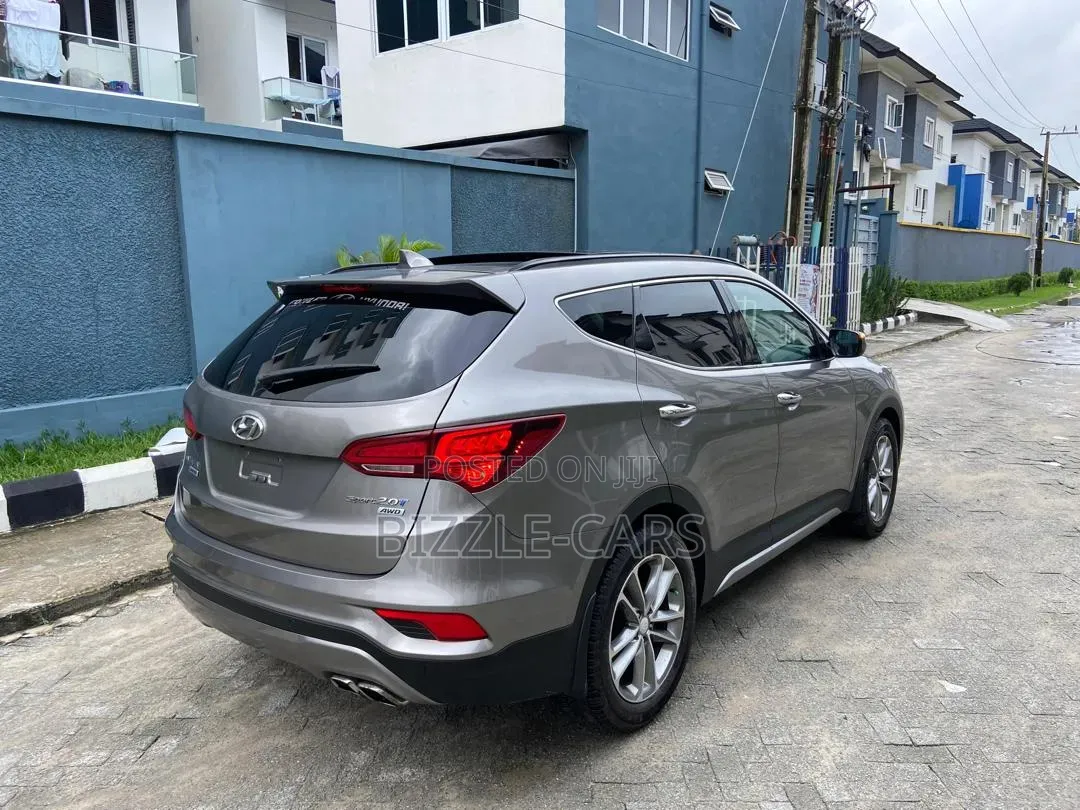 Hyundai Santa Fe 2017 Gray