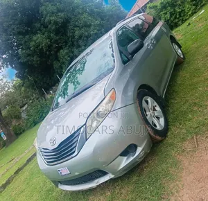 Toyota Sienna 2012 Beige