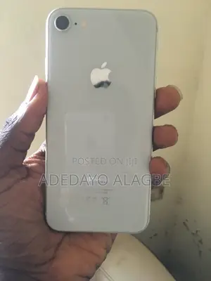 Apple iPhone 8 64 GB White