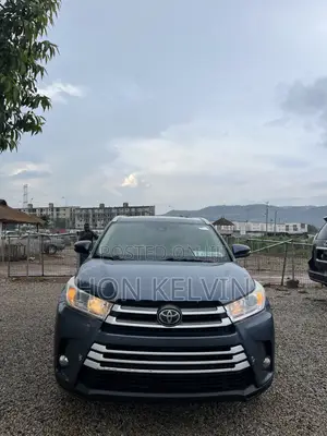 Toyota Highlander XLE 4x2 V6 (3.5L 6cyl 8A) 2017 Blue