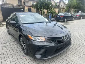 Toyota Camry SE (2.5L 4cyl 8A) 2019 Black