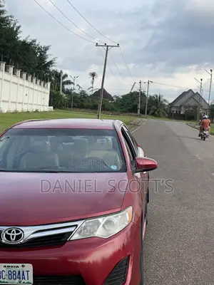 Toyota Camry LE 4dr Sedan (2.5L 4cyl 6A) 2012 Red