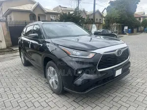 Toyota Highlander XLE 2022 Black