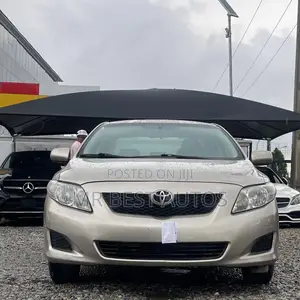 Toyota Corolla LE 4dr Sedan (1.8L 4cyl 4A) 2010 Gold