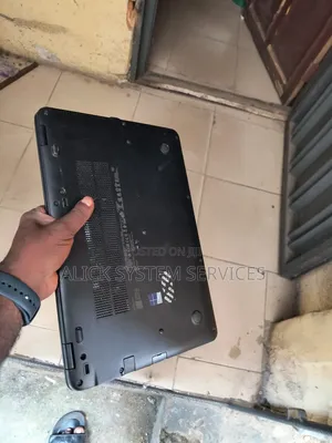 Laptop Dell Latitude 7440 8GB Intel Core 5 HDD+SSD 500GB