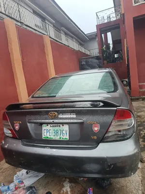 Toyota Camry 2005 Gray