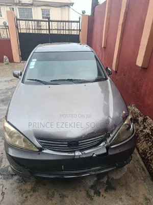 Toyota Camry 2005 Gray