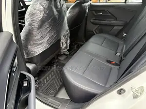 Toyota Yaris Cross 1.5 AWD 2024 White