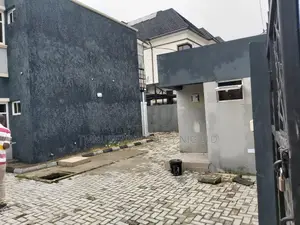 2bdrm Apartment in Inside And Estate, Ikota for rent
