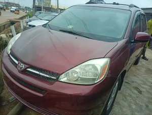 Toyota Sienna 2005 Brown