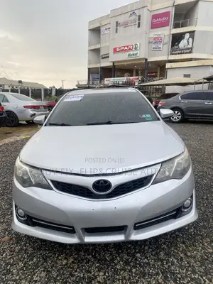 Toyota Camry SE 4dr Sedan (2.5L 4cyl 6A) 2013 Silver
