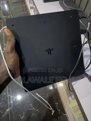 Play Station 4 Slim With Games Installed