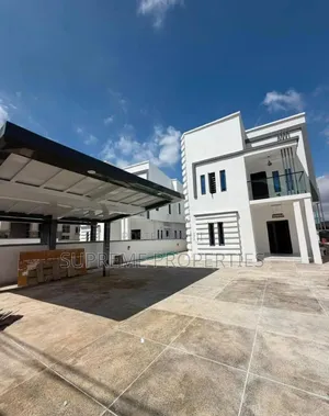 5bdrm Duplex in Kolapo Ishola Gra, Ibadan for sale