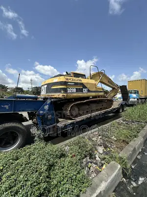 320b CAT Excavator Tokunbo