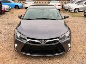 Toyota Camry SE 4dr Sedan (2.5L 4cyl 6A) 2016 Gray