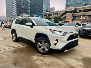 Toyota RAV4 2020 White