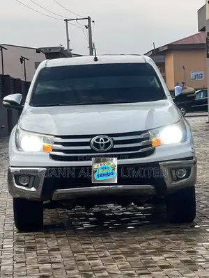 Toyota Hilux 2018 White
