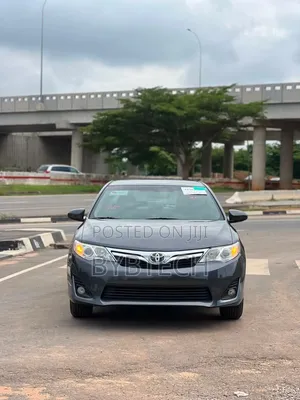 Toyota Camry SE 4dr Sedan (2.5L 4cyl 6A) 2013 Gray