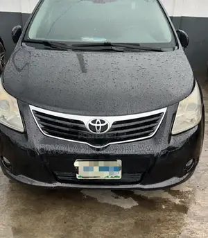 Toyota Avensis 2013 Black