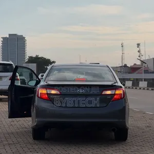 Toyota Camry SE 4dr Sedan (2.5L 4cyl 6A) 2012 Gray