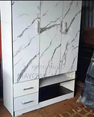 3 Face Wardrobe