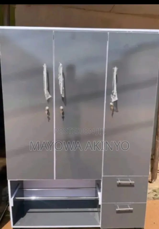 3 Face Wardrobe